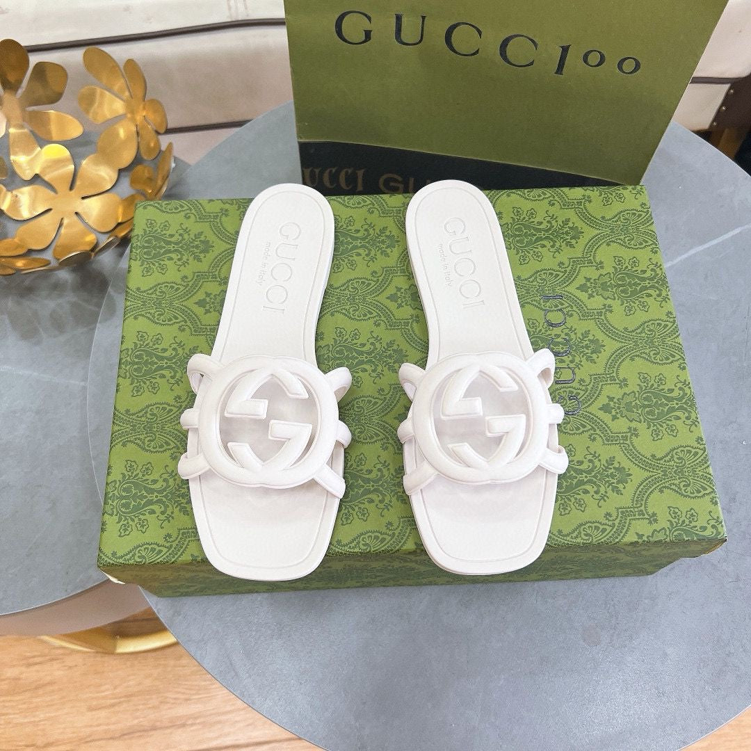  Monique sandals