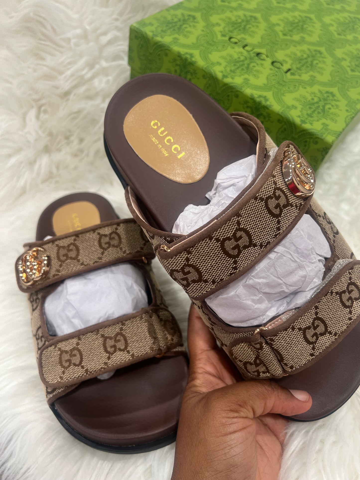 Lisa sandals