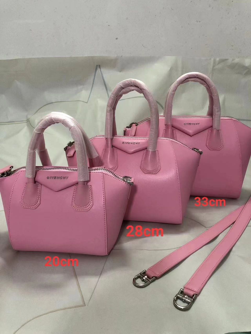 Given bag (20cm)
