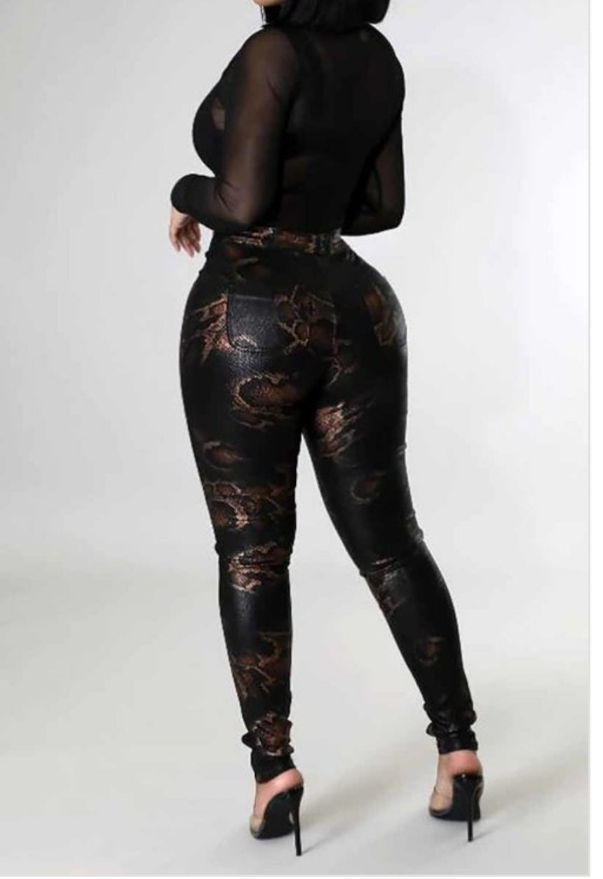 Snake skin legging