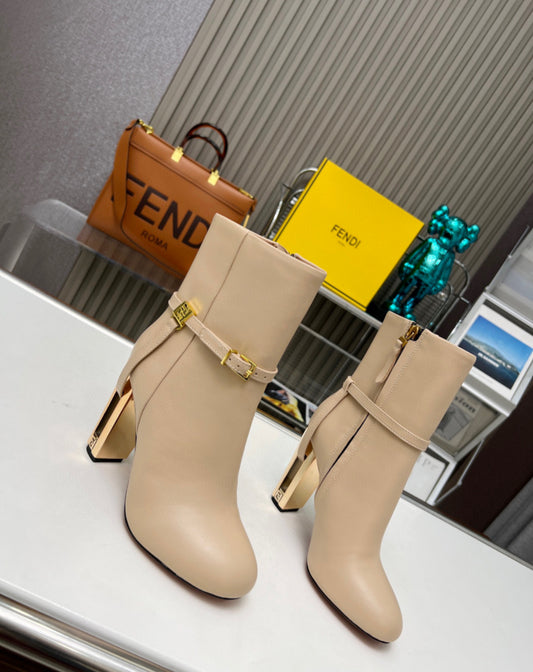 Foxy boots