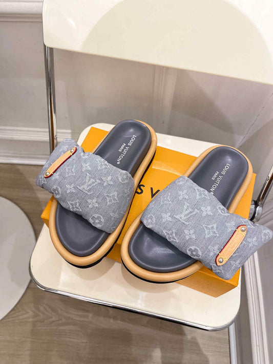 Zoey sandals
