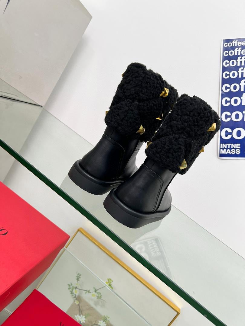 Poodle boots