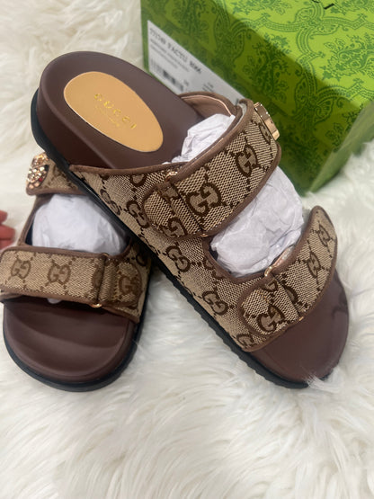 Lisa sandals