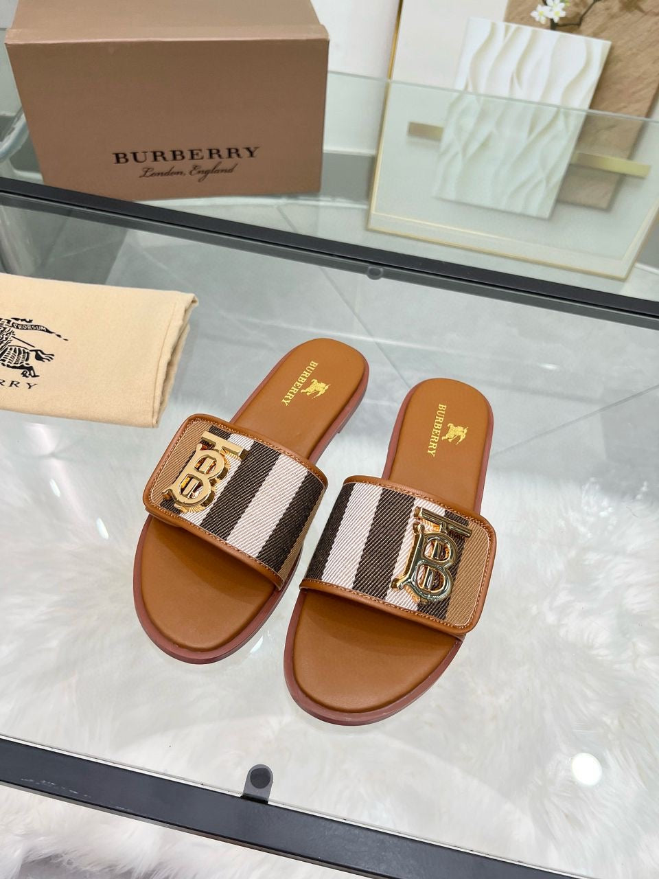 Bee sandals