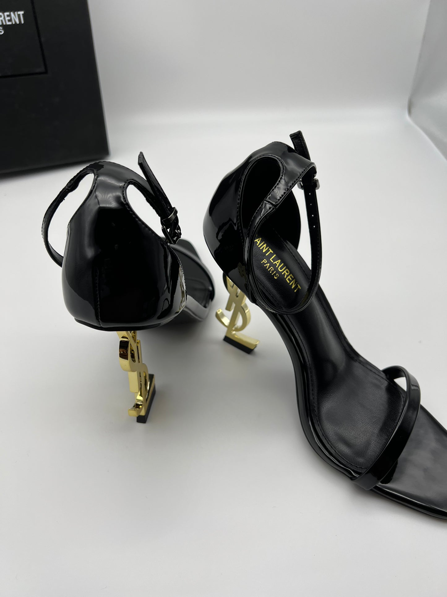 Elegant heel
